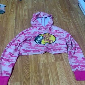 girl bass pro hoodie (i cropped)